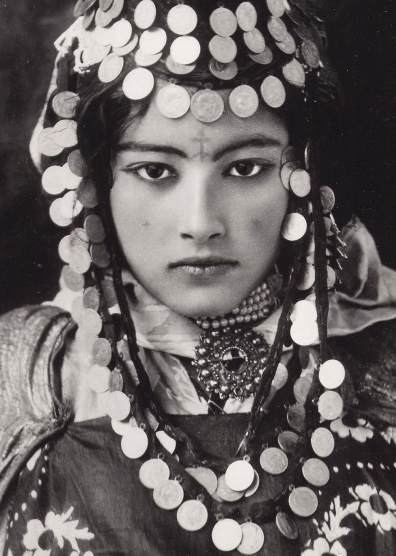Artemisya Dancewear blog - Ouled Nail berbers women post - Ouled Nail girl by Lehnert Landrock 1905