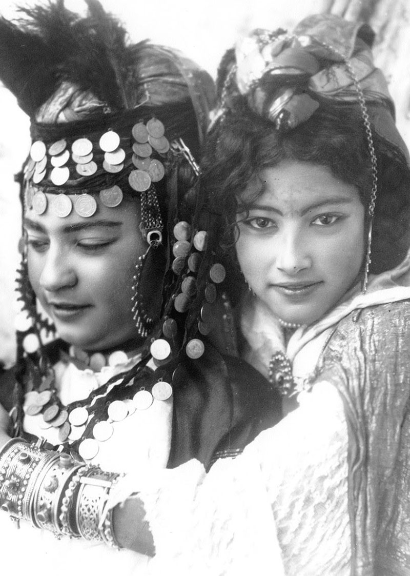 Artemisya Dancewear blog - Ouled Nail berbers women post - Ouled Nail women vintage photo