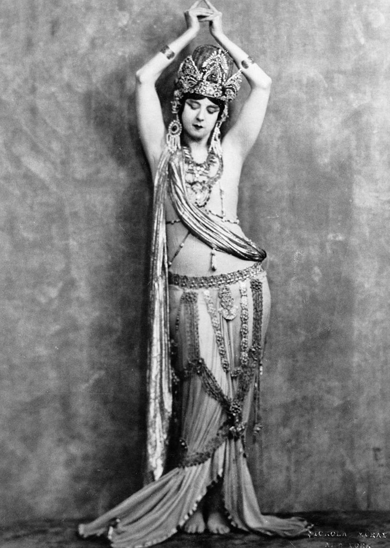 Artemisya Dancewear blog - Ruth St. Denis, the New Jersey hindu post - Ruth-St.-Denis-as-Kuan-Yin-by-Nickolas-Muray