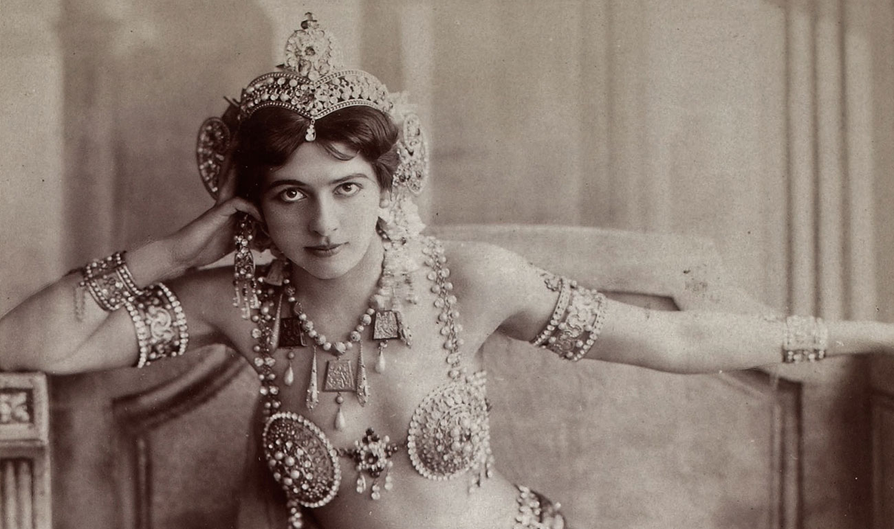 Artemisya Dancewear blog - The dark charm of Mata Hari post - Mata Hari vintage photo